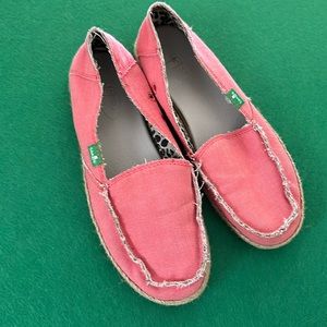 Sanuk - ladies lightweight shoes - coral color size 6